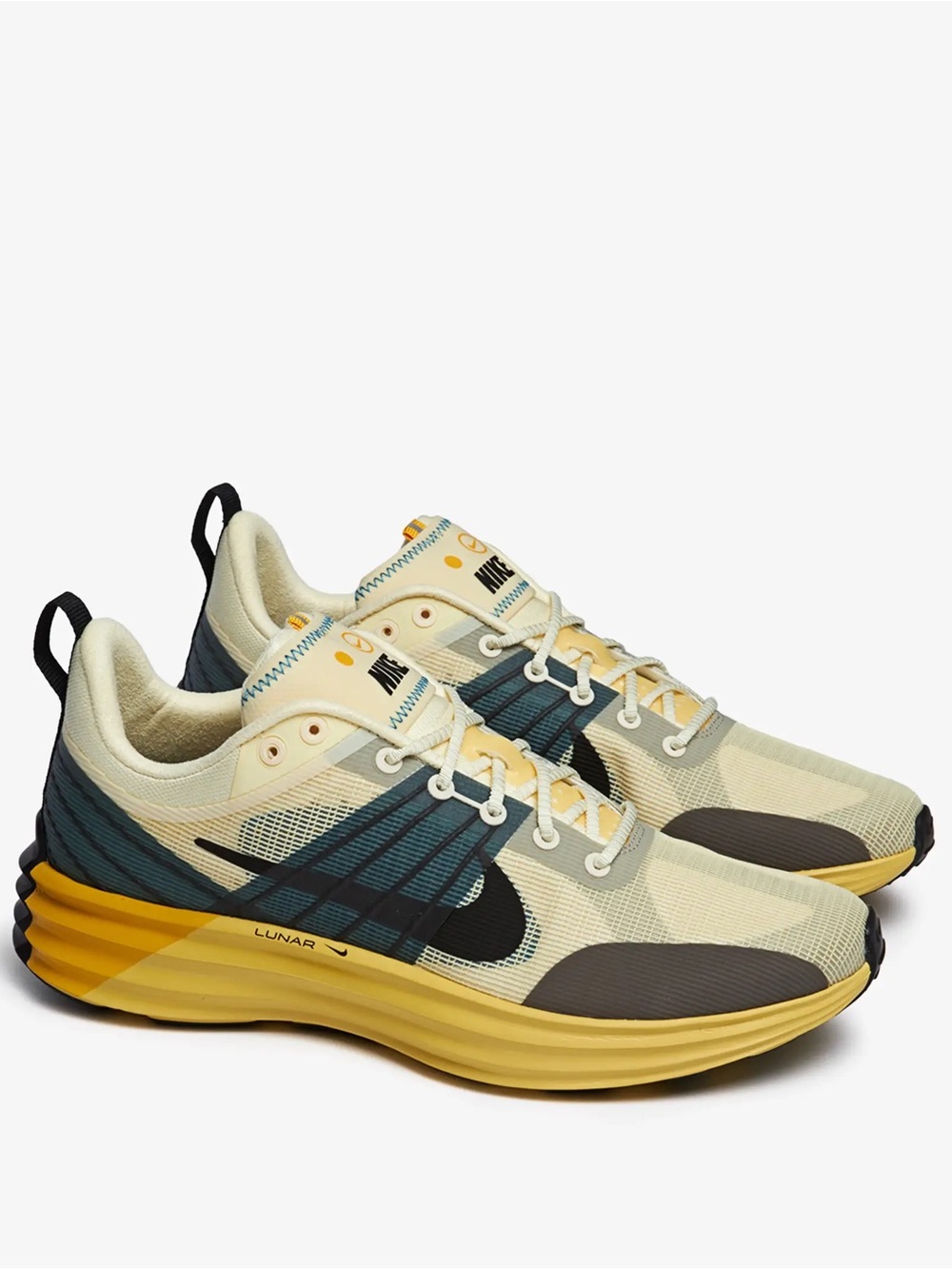 Nike Lunar Roam Sneaker
